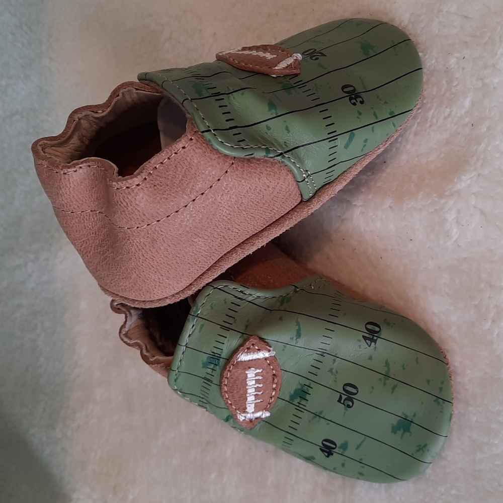 Robeez Soft Sole Baby Shoes 100% Leather Cute Walter Green Football Sporty NIB